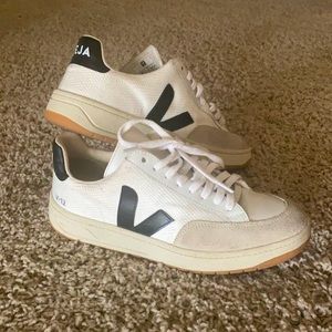 Vejas Sneakers V-12